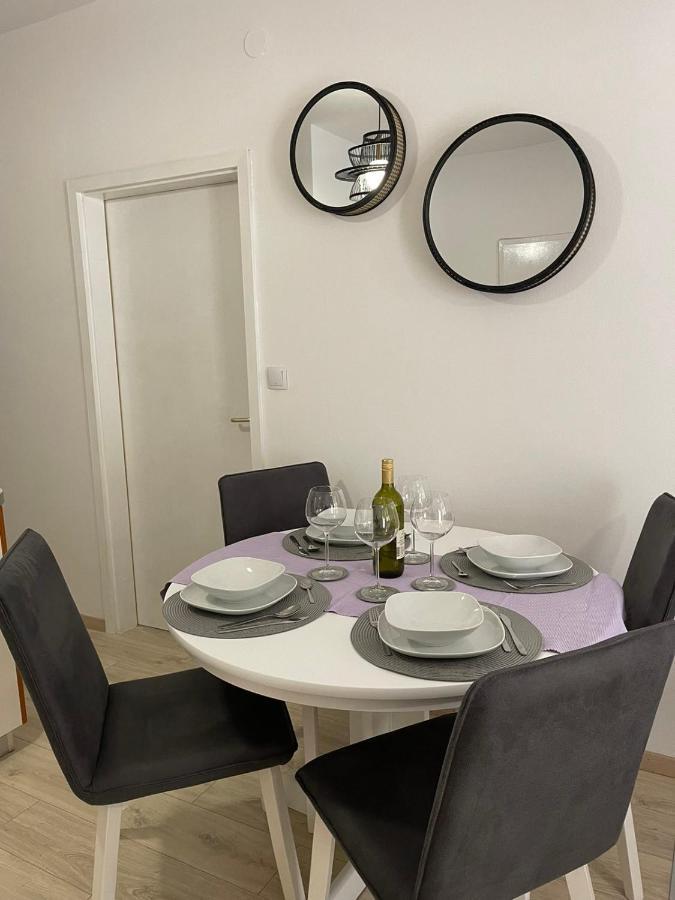 Apartments Lovro Lovran Buitenkant foto
