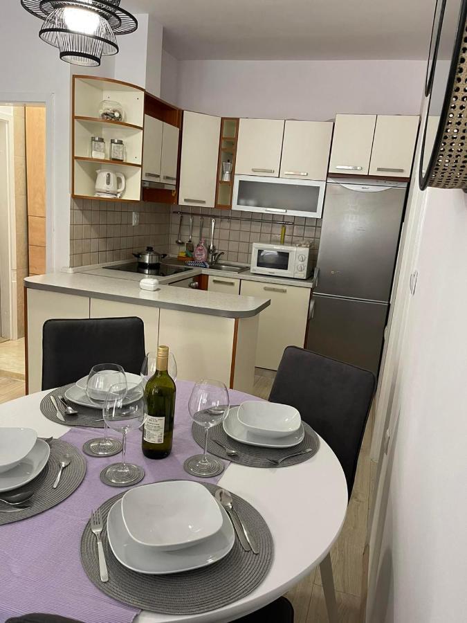 Apartments Lovro Lovran Buitenkant foto